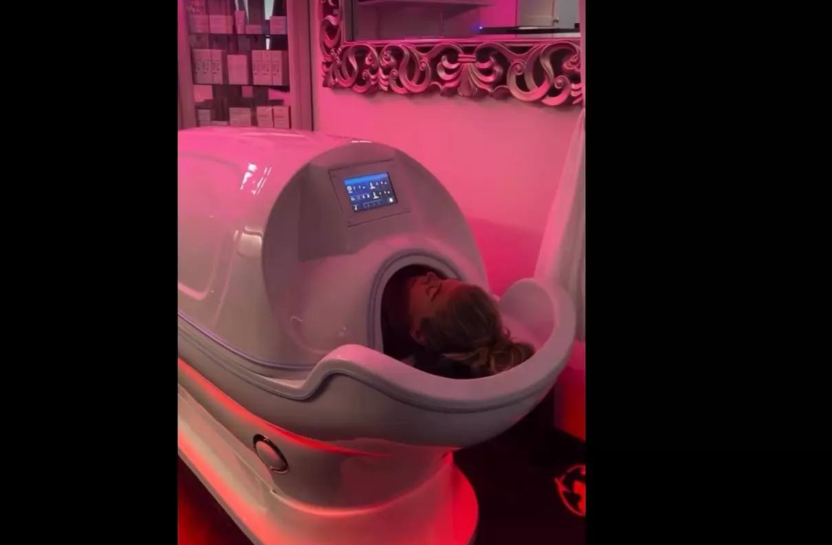 Up to 55% Off on Infrared Therapy at La Bella Vita Beauty Spa - Primary Image