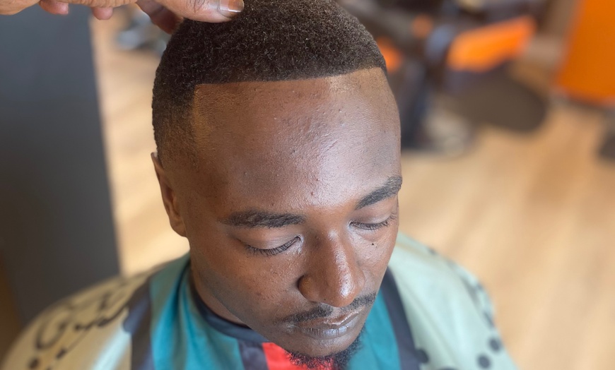 Image 2: One Men's Haircut and Style w/ or w/o Deep Conditioning Treatment