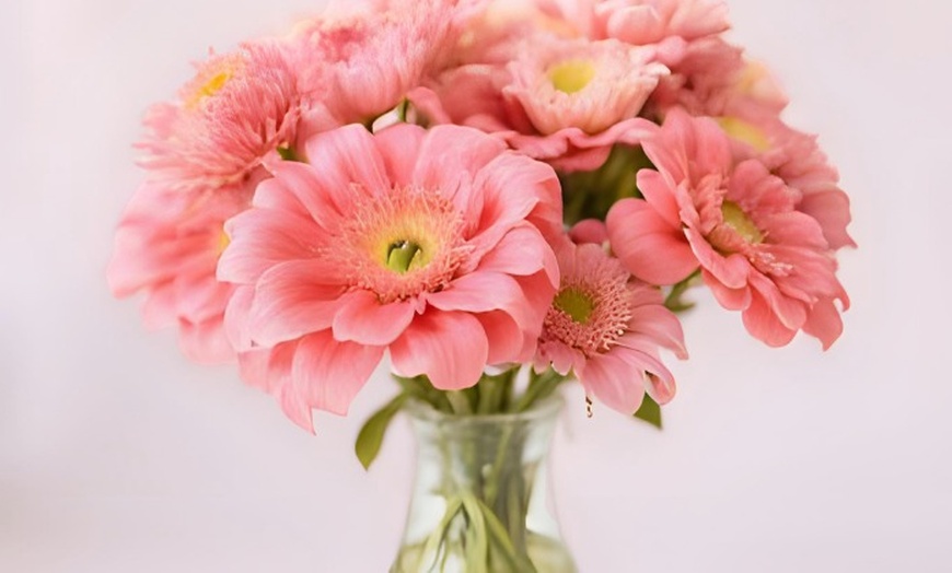 Image 6: Ramo de flores de diseño artesanal en tamaño mediano, grande o XL