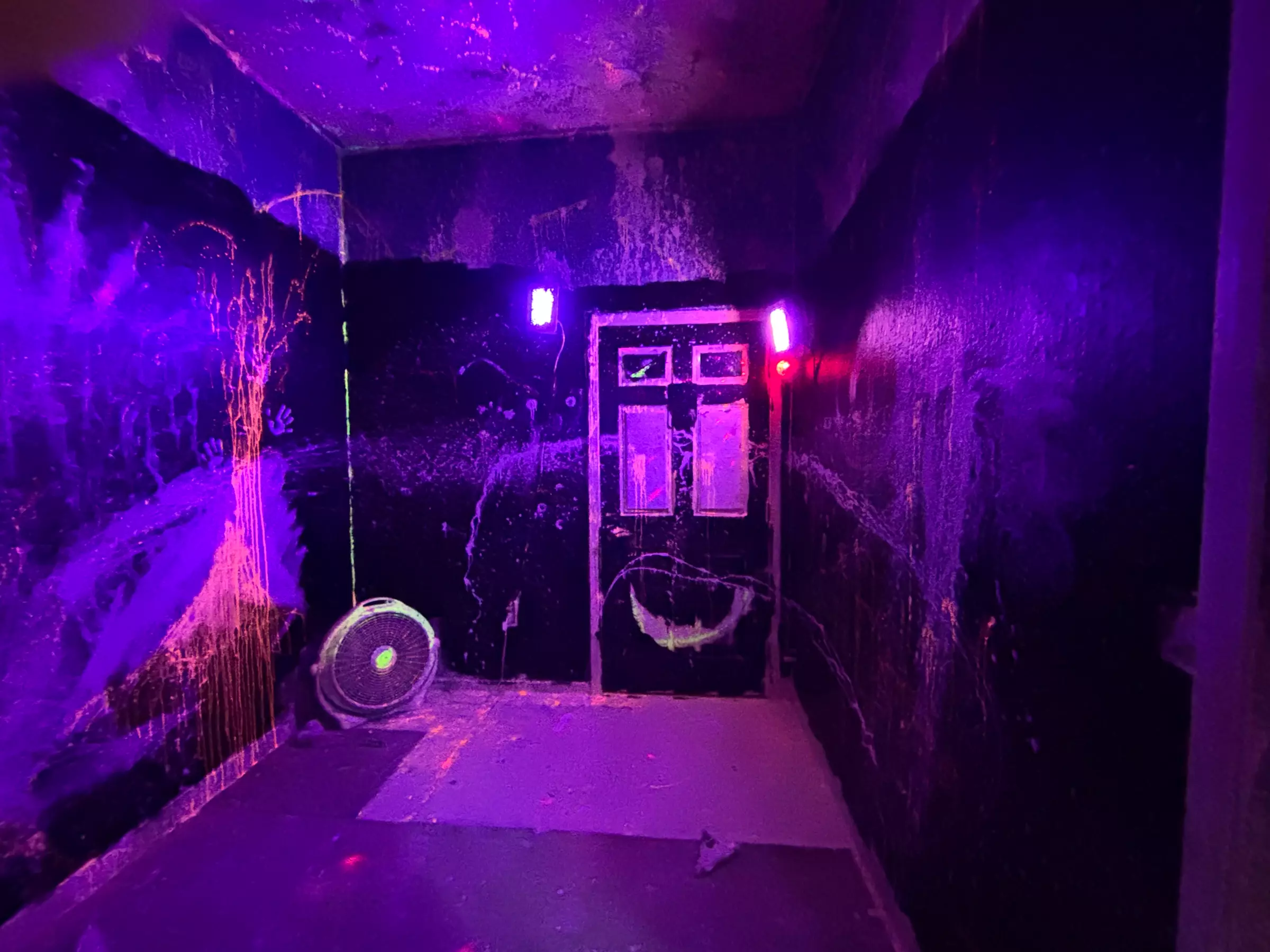 Splash Room Experience - Let the walls be your canvas!