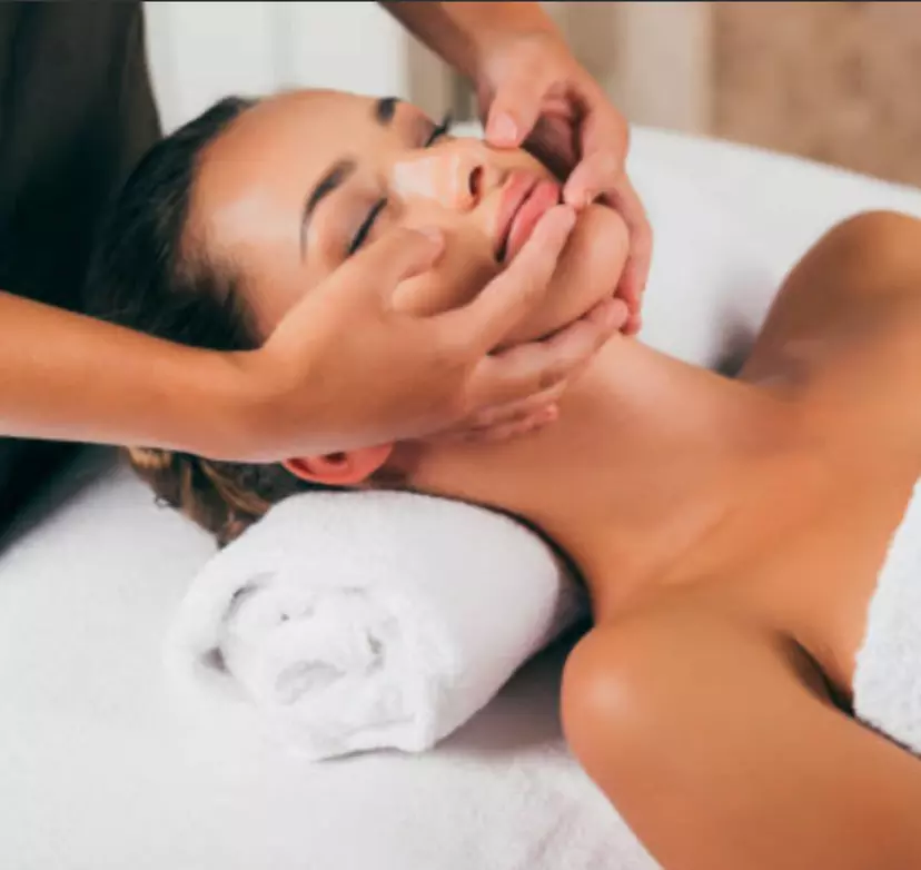 Revitalize W/ Full Body, Sculpture Face or Hot Stone Massage & Reflexology, Aromatherapy & More -Albina beauty & massage