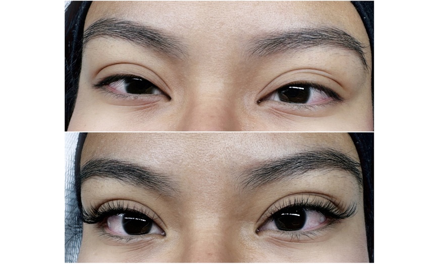 Image 4: Get One Full Classic, Hybrid, or Volume Set with One 3 Week Refill
