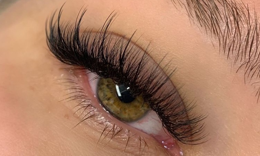 Image 2: Extension de cils volume russe avec Beautybyshancy