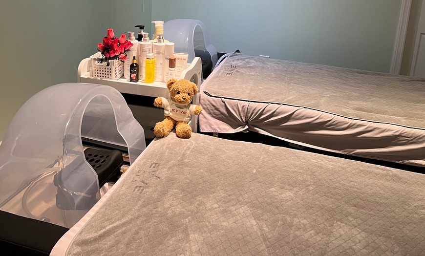 Image 3: Relax with a Swedish Massage at EVIVE Spa - Bedminster