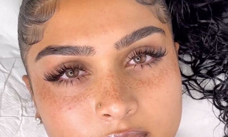 Image 5: Full Set Lash Options