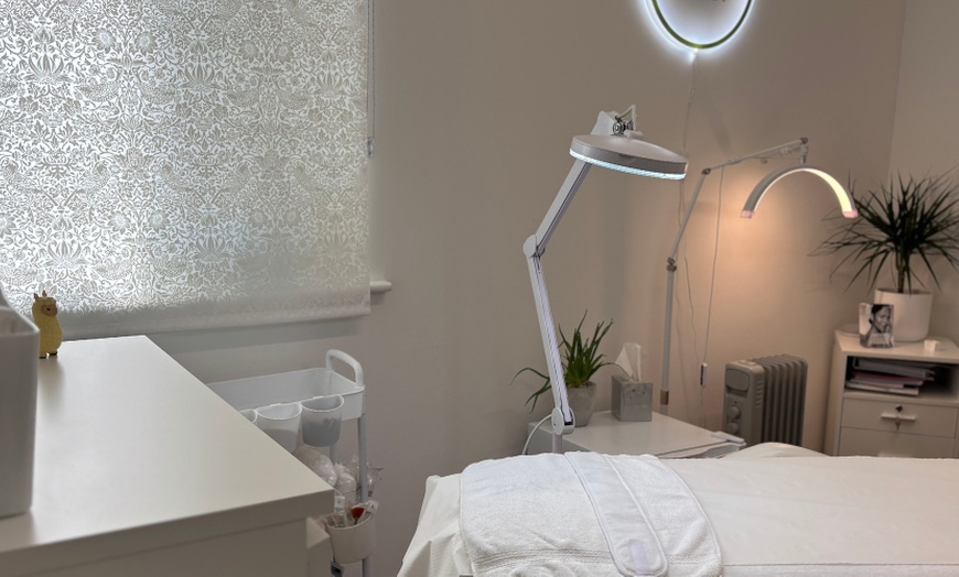 Image 2: Radio Frequency Microneedling - Full Face & Neck with Targeted Serum