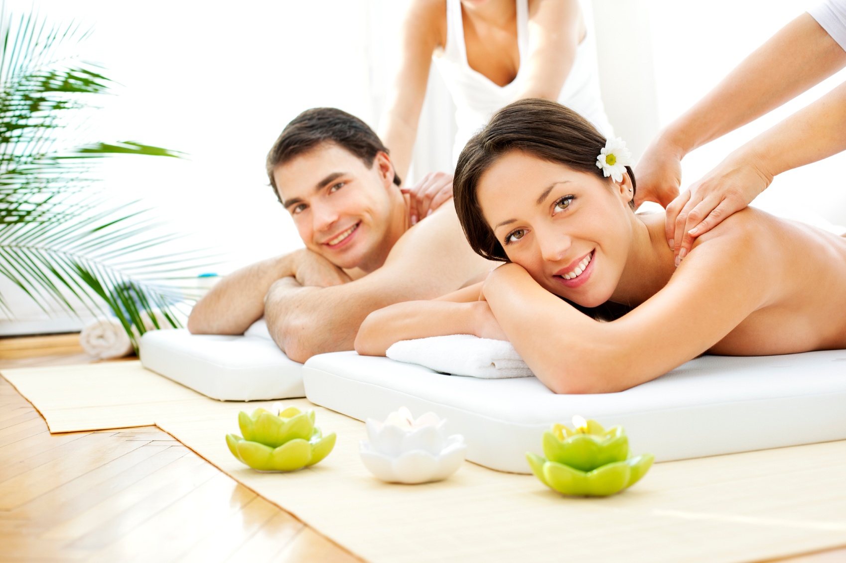 Experience REFLE HAWAII's soothing massages with Lomi Lomi, reflexology options, and up to 35% off for a blissful escape. - Second Medium