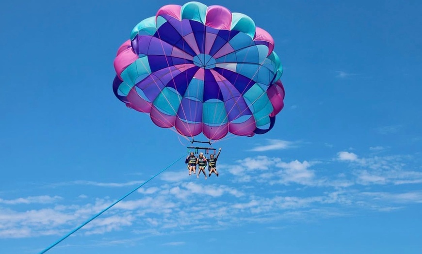 Image 2: Panoramic Catalina Parasailing For Solo Adventurers and Groups