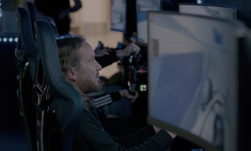 Image 3: Exciting with 30 or 60 Minute of SIM Racing Experience For One or Two
