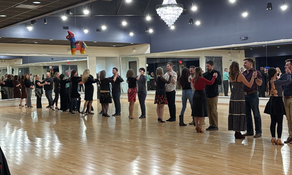 Leran Beginner Group Lesson Dance Class 