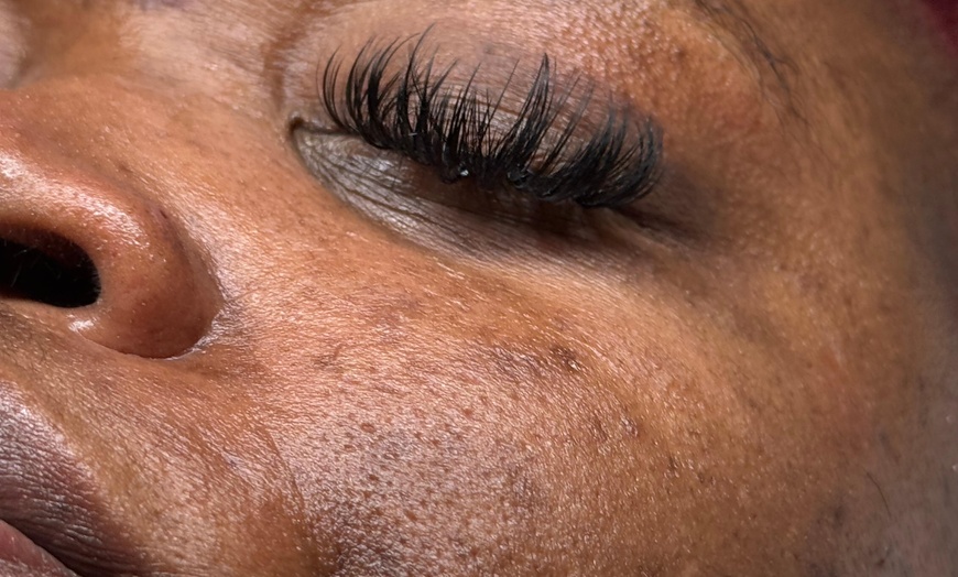 Image 5: Up to 38% Off on Eyelash Extensions at Le'Posh Esthetics