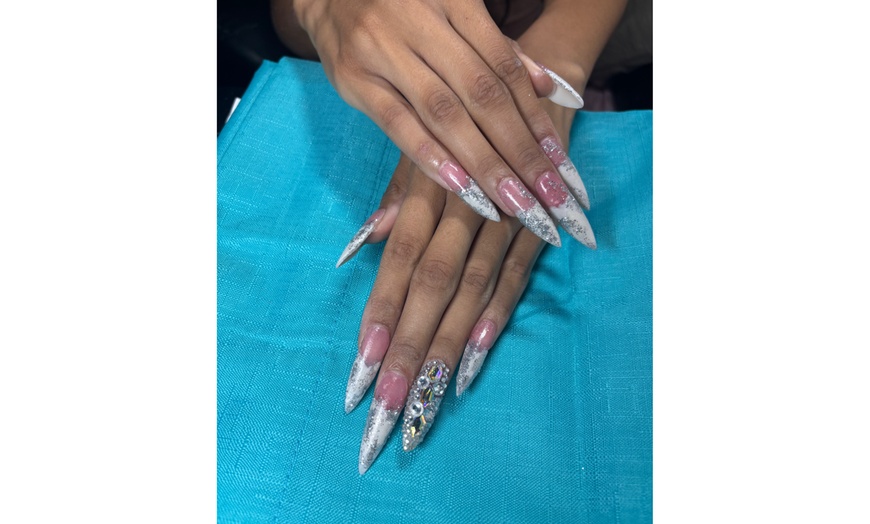 Image 2: Up to 58% Off on Nail Spa/Salon - Nail Design at Classetslv