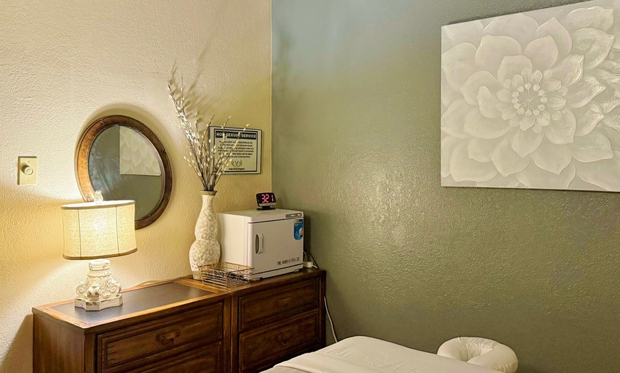 Image 3: Your Private Escape: 60 or 90-Minute Professional Massage 