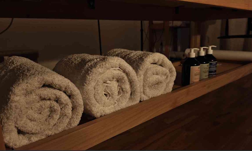 Image 2: Masaż klasyczny, relaksacyjny, gorącymi kamieniami, Kobido i więcej