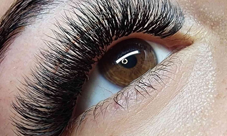 Image 2: Get Classic, Hybrid, Volume or Technological Fiber Full Set Extensions