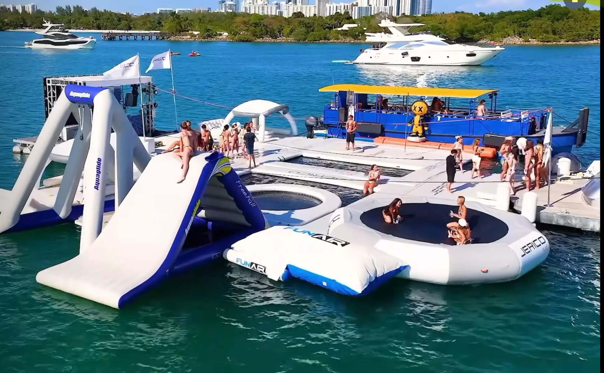 2-Hour Boat Tours for 1, 2, or 4 – Scenic Fun on the Water