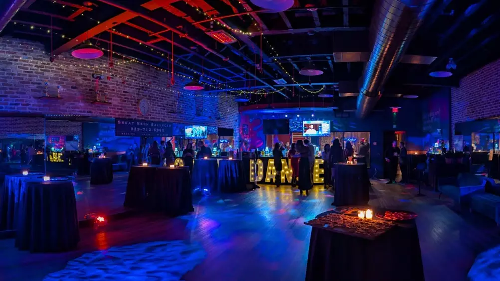 4 Hour Event Space Rental Package with Tables & Chairs 50,80 or 100 Guests with Setup Included (Up to 40% Off) - Primary Image