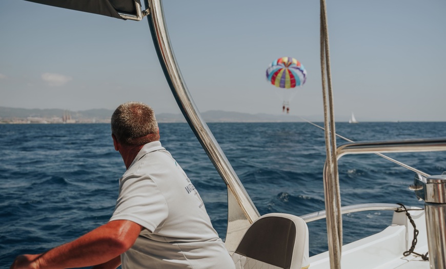 Image 4: Actividad acuática en paracaídas a más de 150 metros de cabo