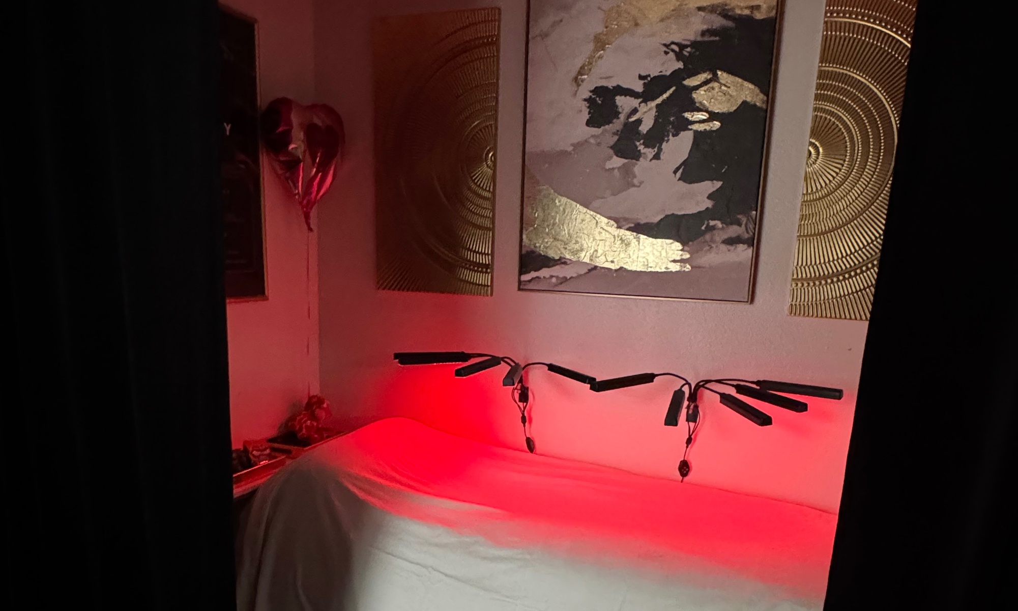 3, 6, 12, or 13 Red Light Therapy Sessions - 10 or 20 Minutes