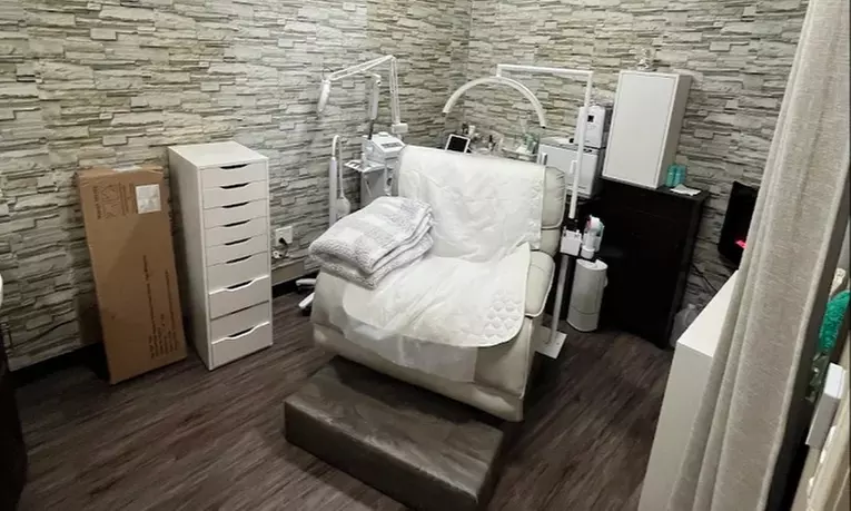 Classic, Hybrid, or Volume Eyelash Extensions with Two-Week Refill