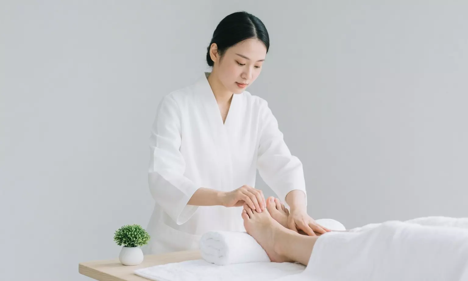 30- or 60-Minute Classic or Chinese Relaxing Foot Massage or Cupping