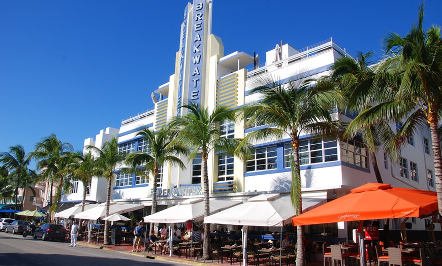 Image 3: Miami Double Decker City Tour with an Optional Boat Tour for Up to 6