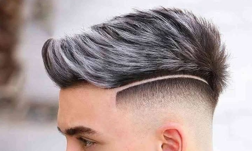 Image 3: Up to 50% Off on Salon - Men's Haircut / Barber at Dre's Cut and Color