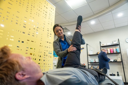 One 50 Minute Session (30 Min. Stretch, 20 Minute IR Sauna Session, and Advanced Functional & Mobility Screening) - The Vital Stretch