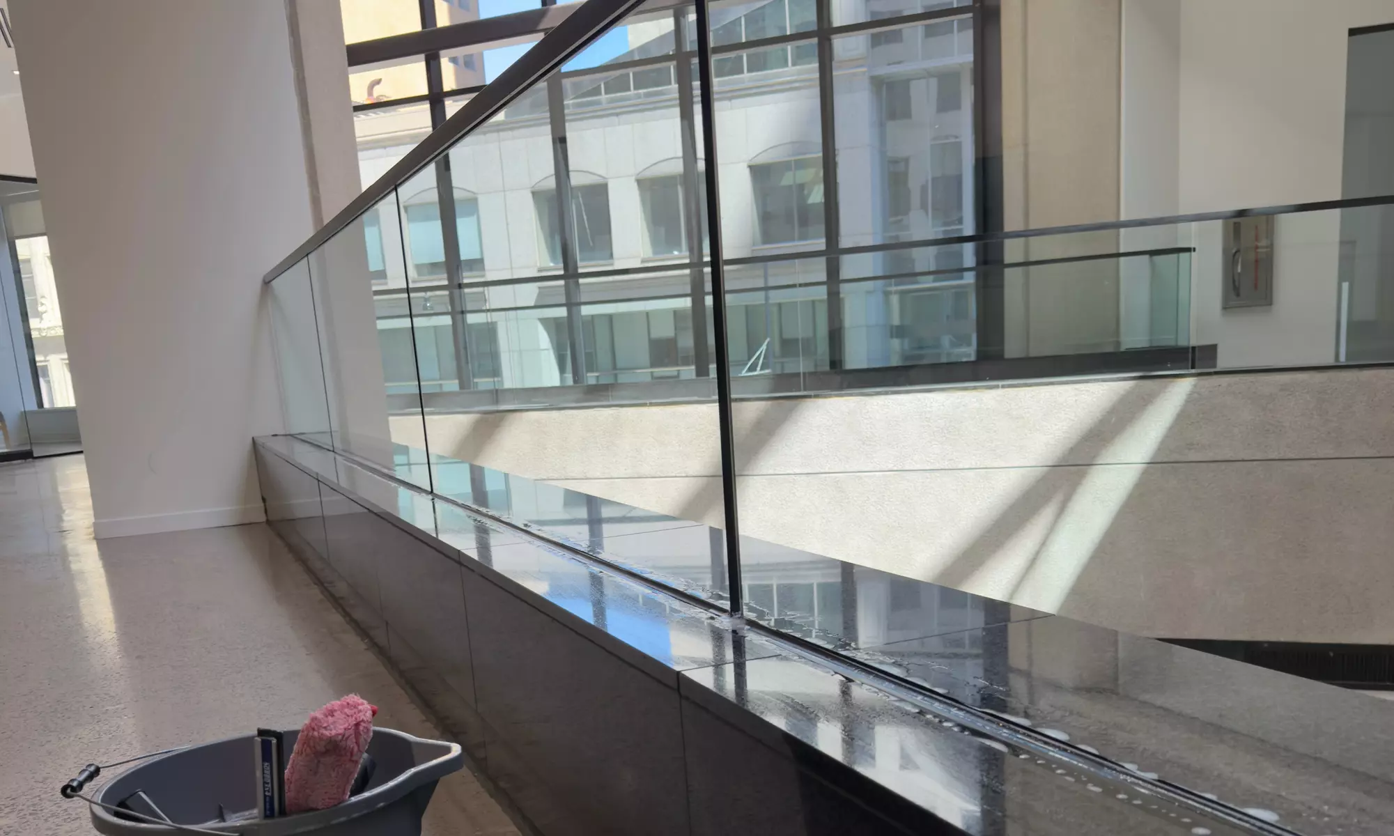 Professional Interior & Exterior Window Cleaning for Homes