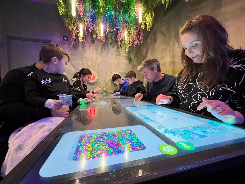 Menú fusión para 2 personas con entrante, principal, postre y bebida