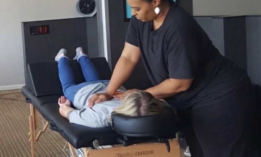 Image 4: Relaxing Massage & Oxygen Bar Journeys