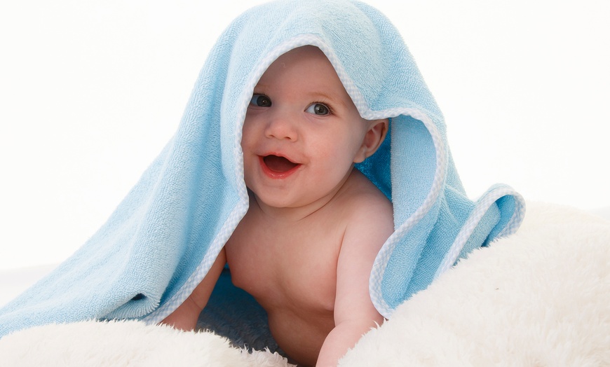 Image 3: Capture Memories with Family Photoshoot with an Album of Six Images