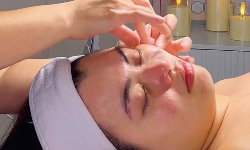 Image 6: Atrosa Signature Facial for a Fresh Look!