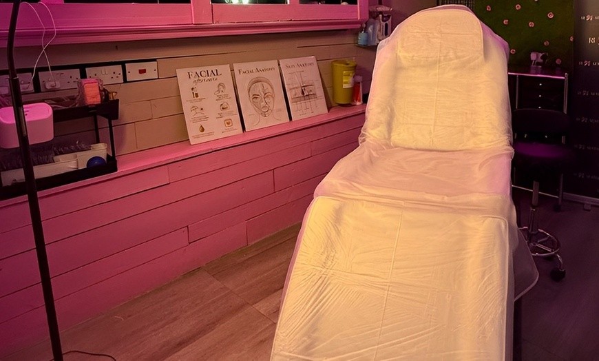 Image 2: Up to 60% Off on Micro-Needling at Aura Skin Studio