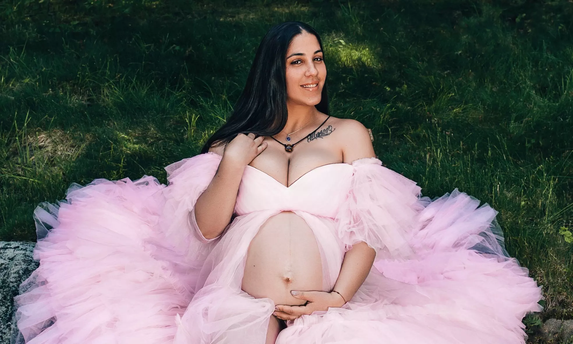 Capture Motherhood's Beauty with a Maternity Photo Shoot