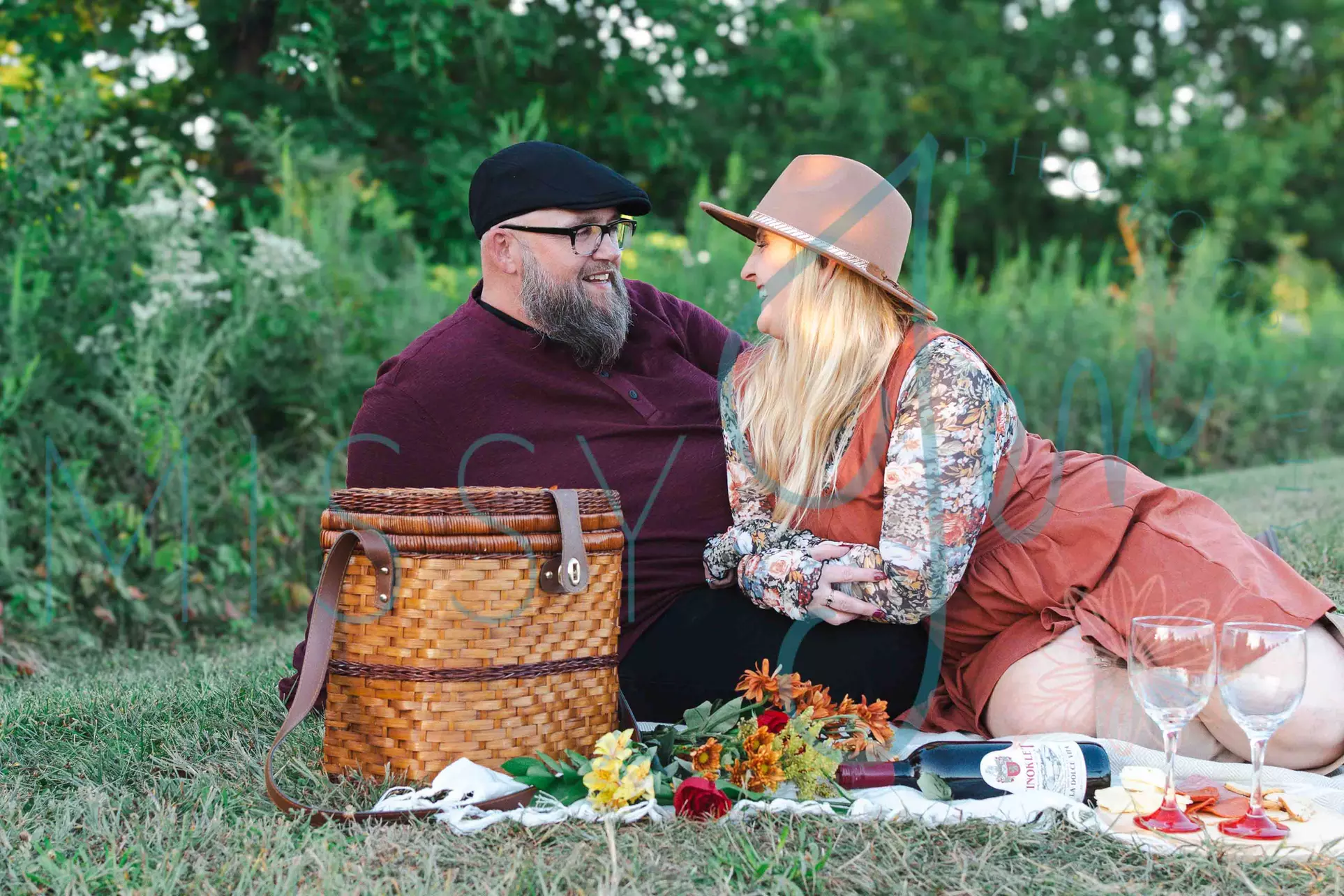 30 or 60-Minute Outdoor Photography for Couples, Family and More