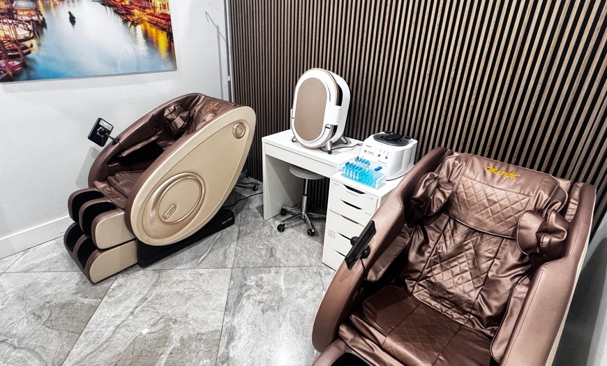 Image 5: Unwind with 60-Minute Massage with Complimentary Drink