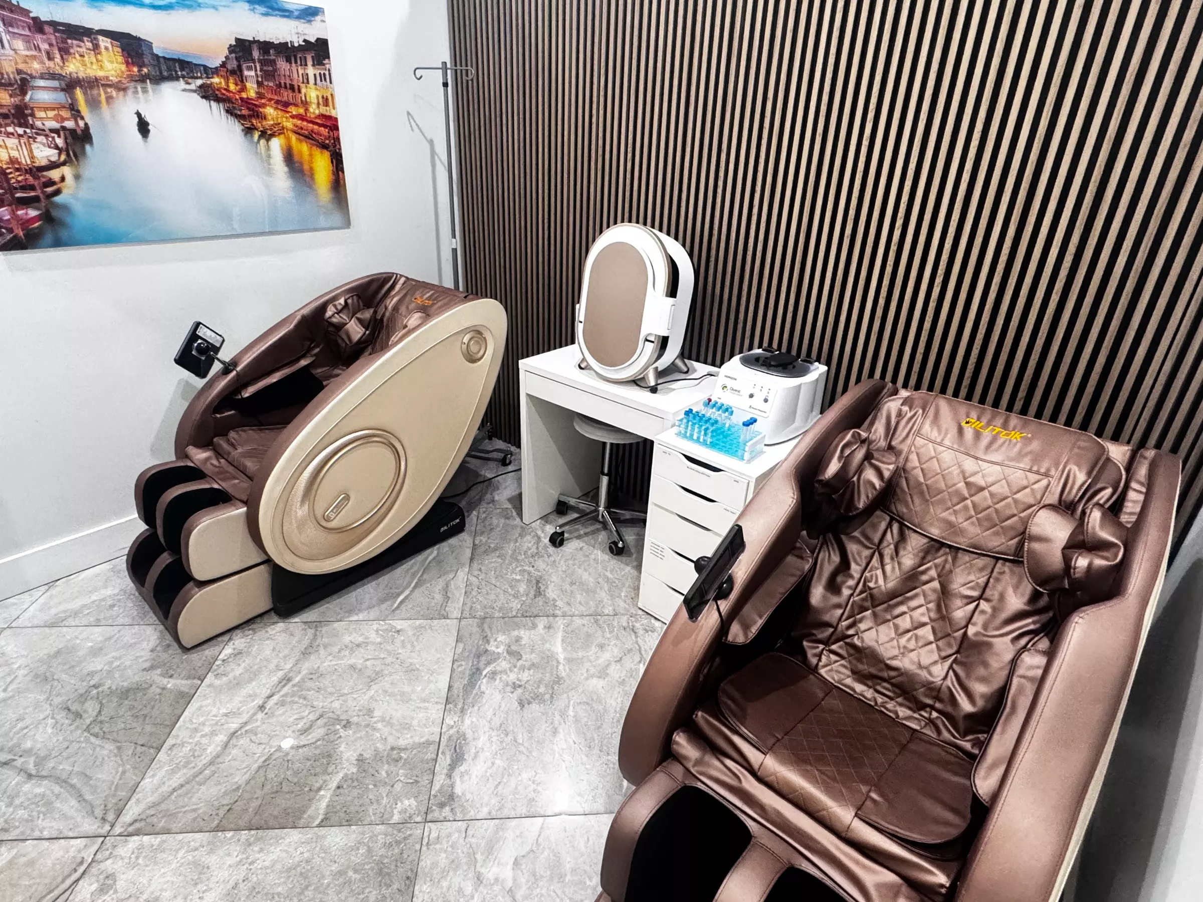 Unwind with 60-Minute Massage with LED Sauna and Complimentary Drink