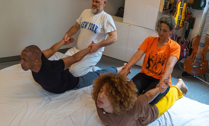 Image 2: Rejuvenate with 60 or 90-Min Couples or 4-Hands Thai Massage Session