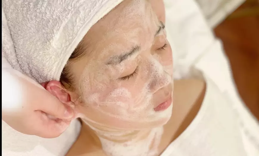 Image 1: Revitalize Your Skin with Mini and Deep Cleansing Facials