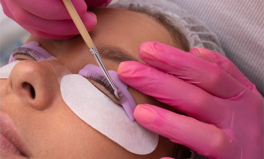 Image 1: Get Stunning Lashes with Lash Lift & Tint for a Bold & Beautiful Look