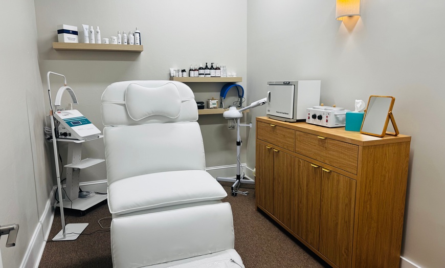 Image 12: Pampering packages with Massage, Facial, Infrared Sauna for 1 or 2
