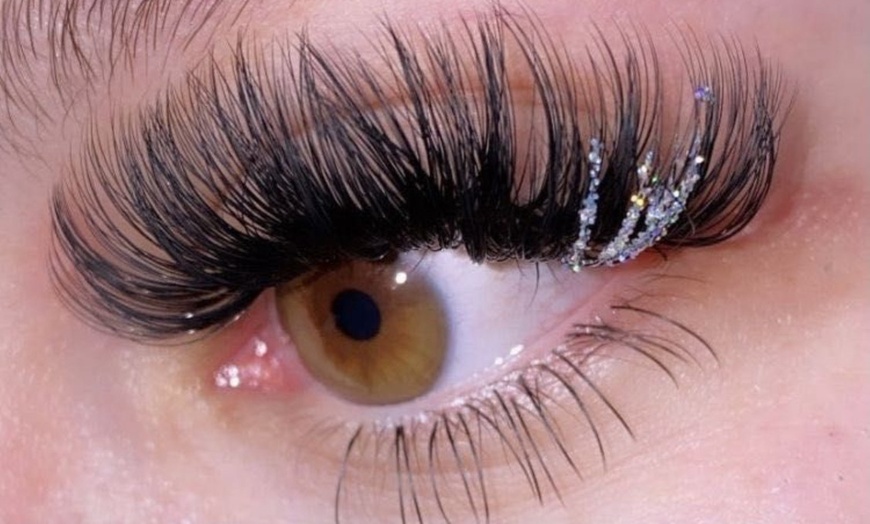 Image 8: Full Set Lash Options