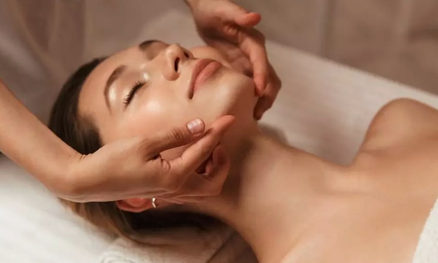 Image 1: 75-Minute Daily Spa Package Including Face, Hands & Feet Spa & Massage