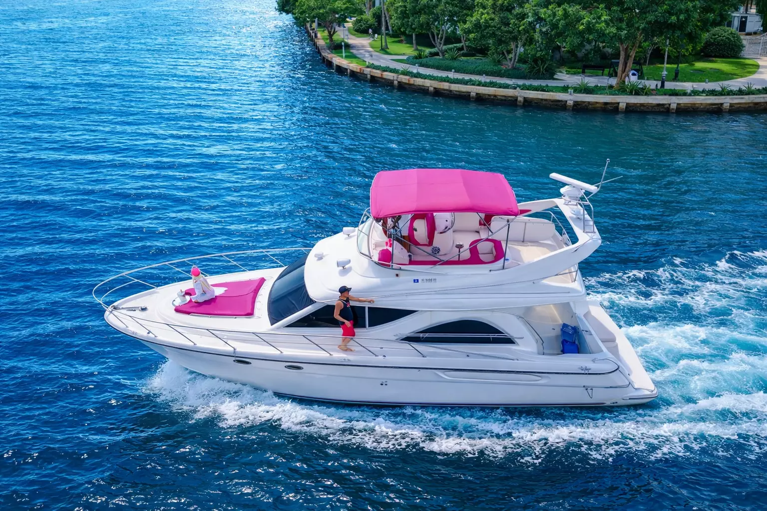 3, 4 Hours Yacht Rental, Charters of 4 Hours with Jet Skis and More