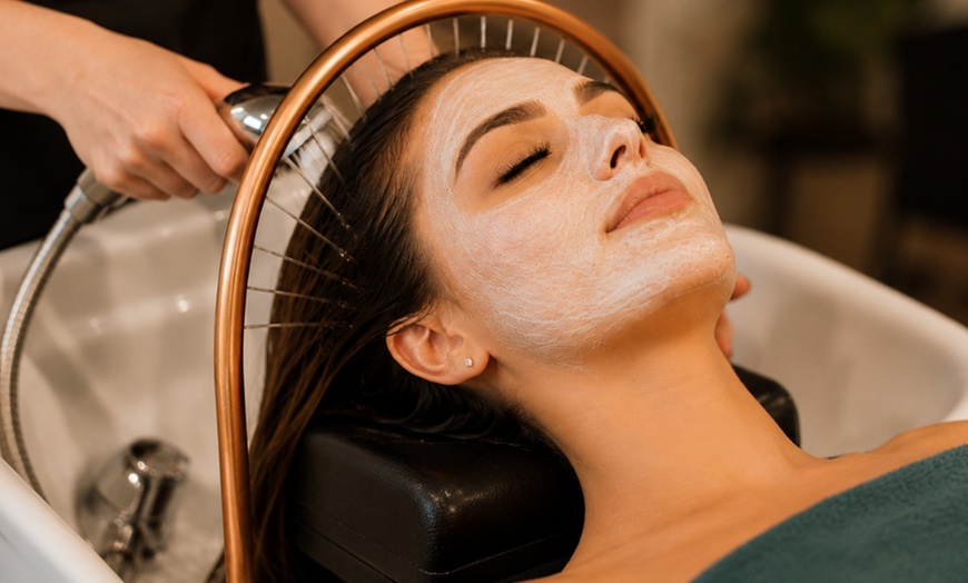 Image 14: Up to 37% Off on Salon - Scalp Care at Umi3 Head and scalp Spa