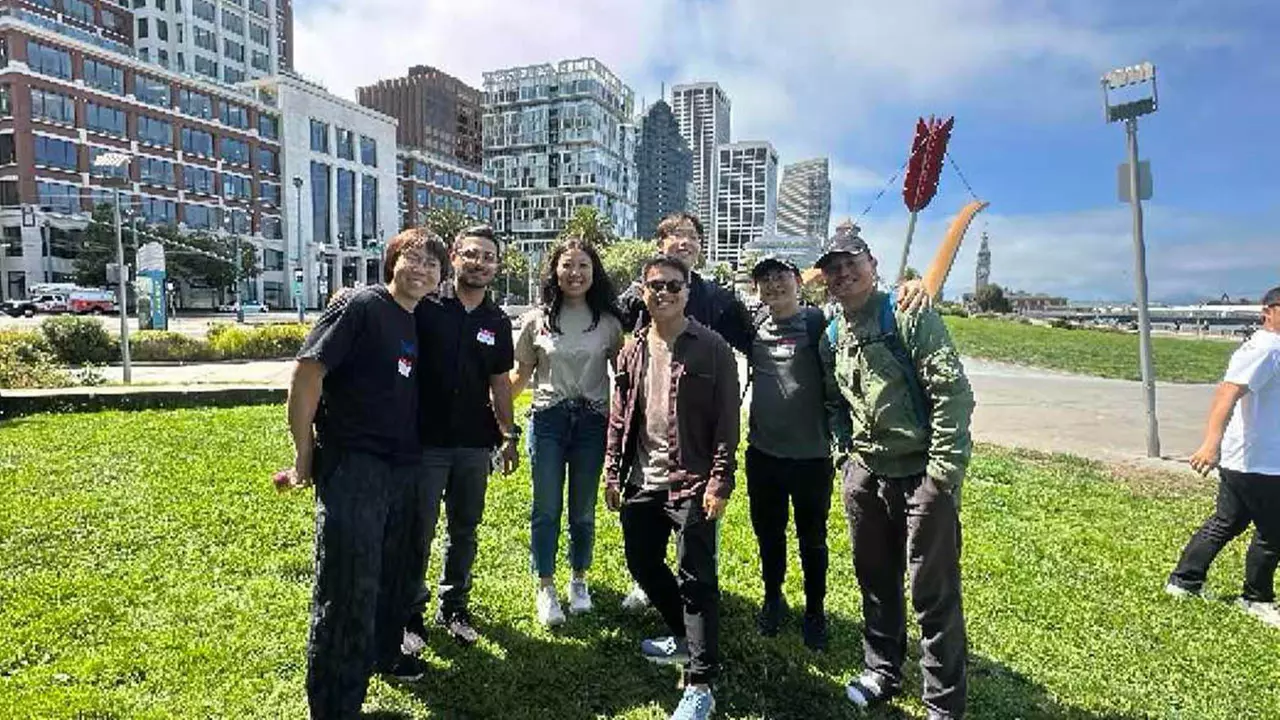 Mystery on the Move: Self-Guided Scavenger Hunt Tour for 2, 4, or 6