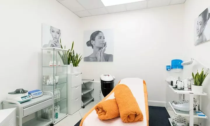 One,Three or Six Sessions of Full Body Lymphatic Massage at Luxury Beauty and Spa