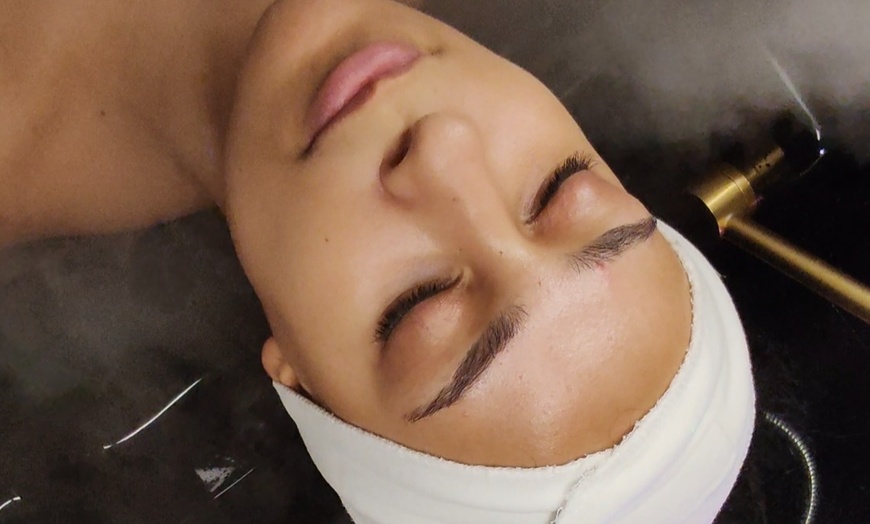 Image 5: Relaxing Scalp & Facial Massage w/ Deep Cleanse or Japanese Head Spa
