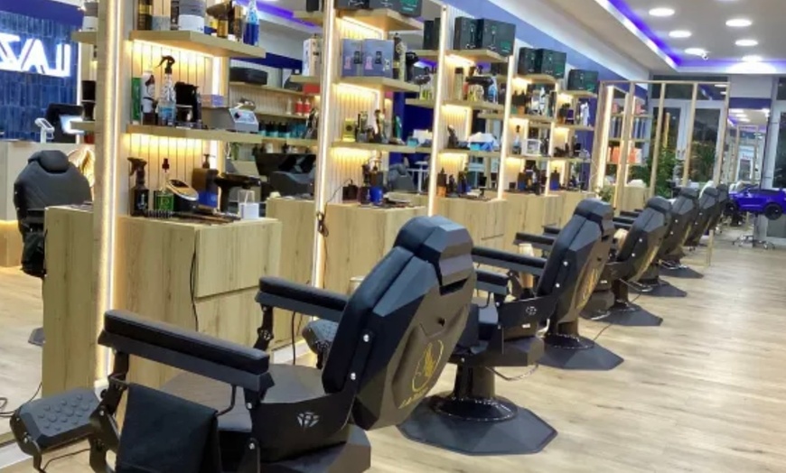 Image 4: Haarschnitt inkl. Waschen & Föhnen opt. mit Färben inkl. Heißgetränk